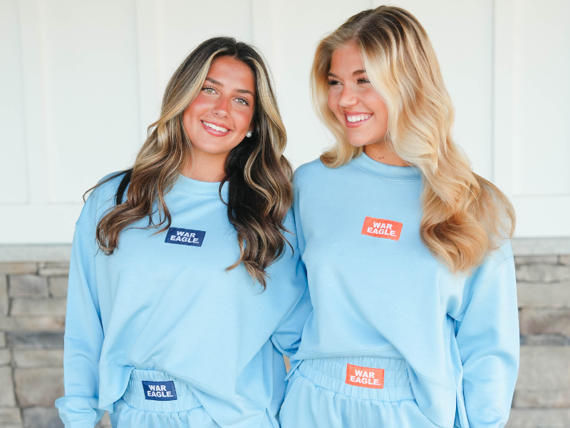 Cute Women's Winter Outfits for Watching Gameday at Home