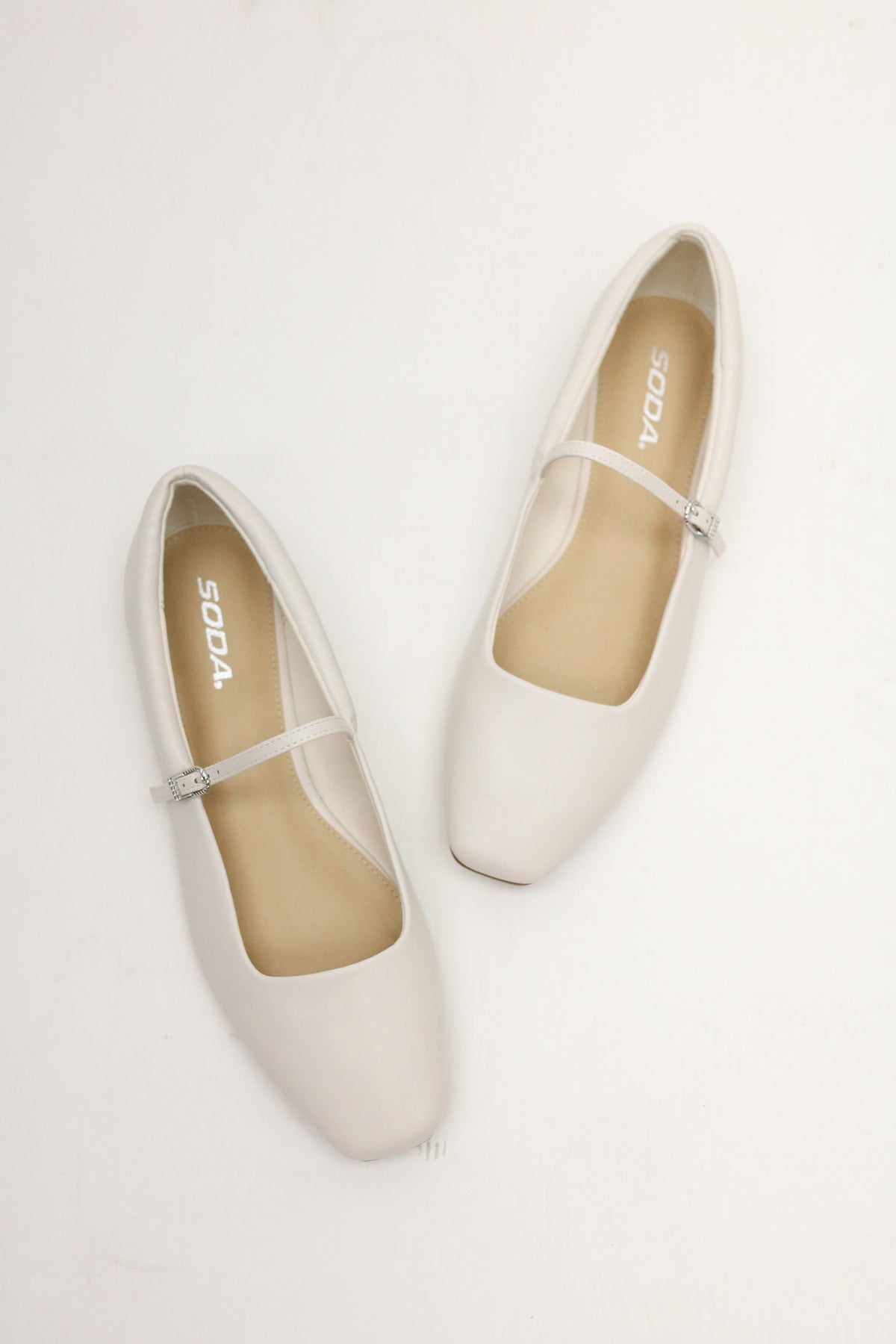 Clara Ballerina Flat Bone / 8 Clara Ballerina Flat Bone / 8